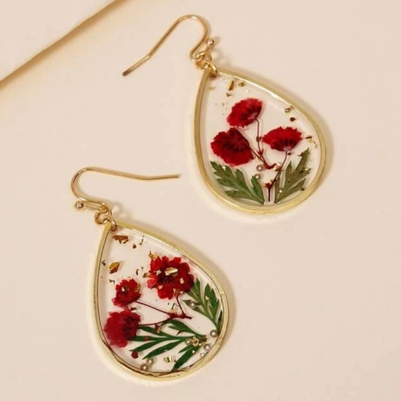 Boho Pressed dried red flower resin drop shaped gold leaf dangle Earrings 2/$30 - Picture 11 of 11